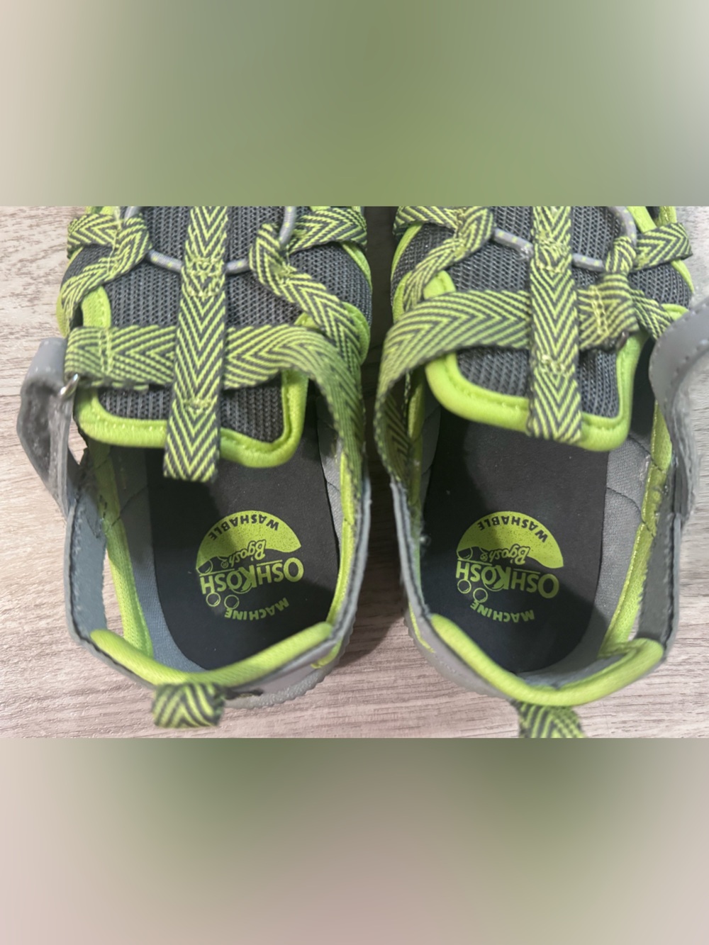 OshKosh B'gosh Gray and Lime Kids sandals - Picture 4 of 8